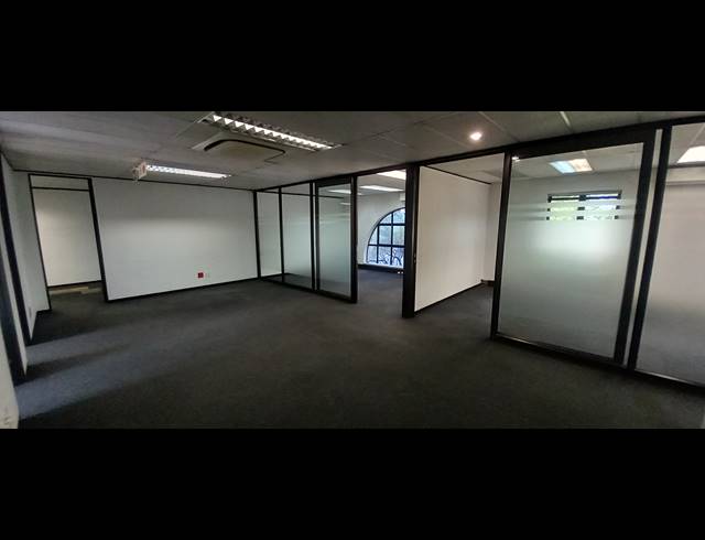 322M² OFFICE TO LET IN BRYANSTON